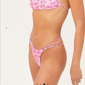NWT FRANKIES BIKINI 2 PIECE TOP AND BOTTOM MEDIUM, FLOWER PATTERN